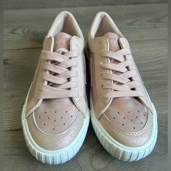 NWT Blowfish Malibu Willa Sneaker Shoes Light Pink Rose Size 8.5 - Picture 5 of 6